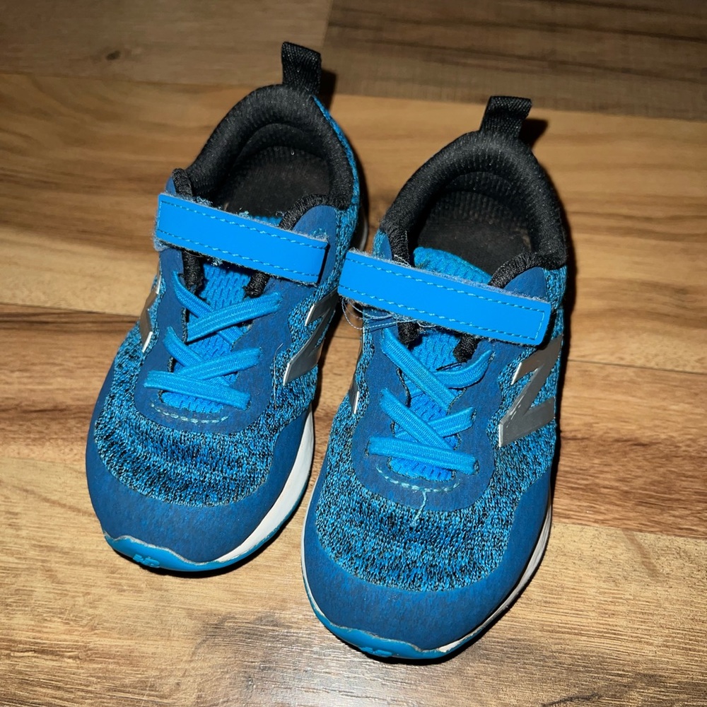 New balance toddler size 7.5 - blue